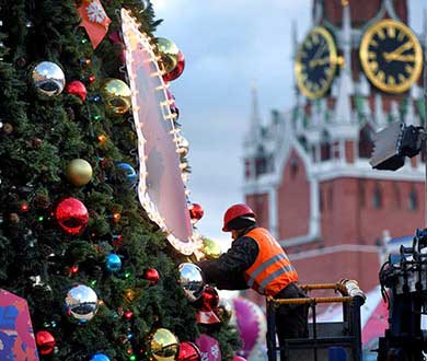 Монтаж больших ёлок в Астрахани